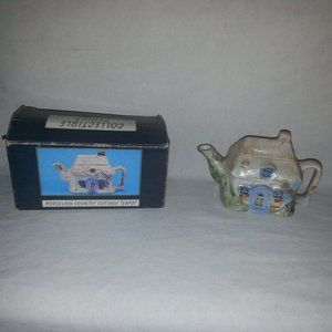 Vintage small porcelain Cottage country teapot